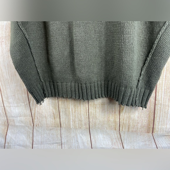 R13 Men’s Italian Yarn Oversized Short- Sleeve Sweater - Picture 5 of 9